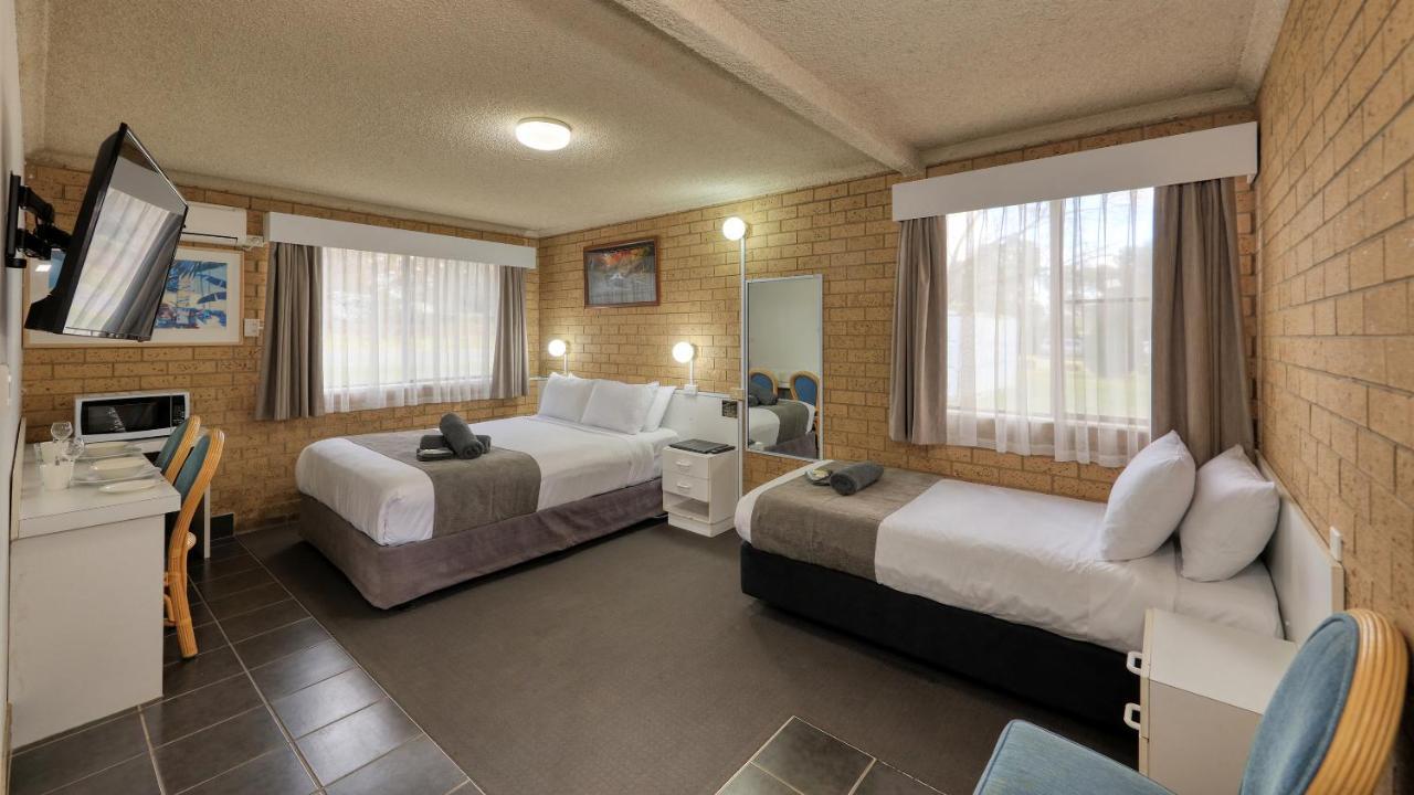Hamilton Hume Motor Inn 야스 외부 사진
