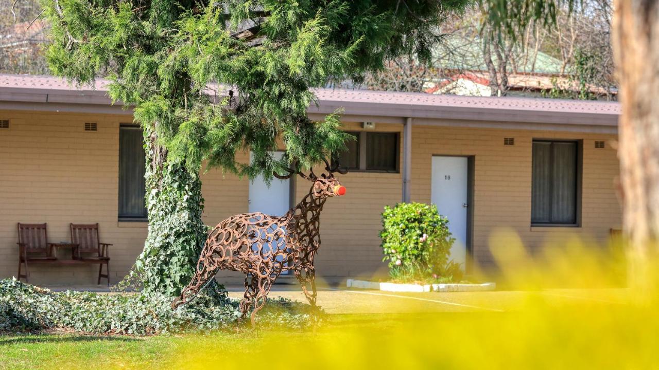 Hamilton Hume Motor Inn 야스 외부 사진