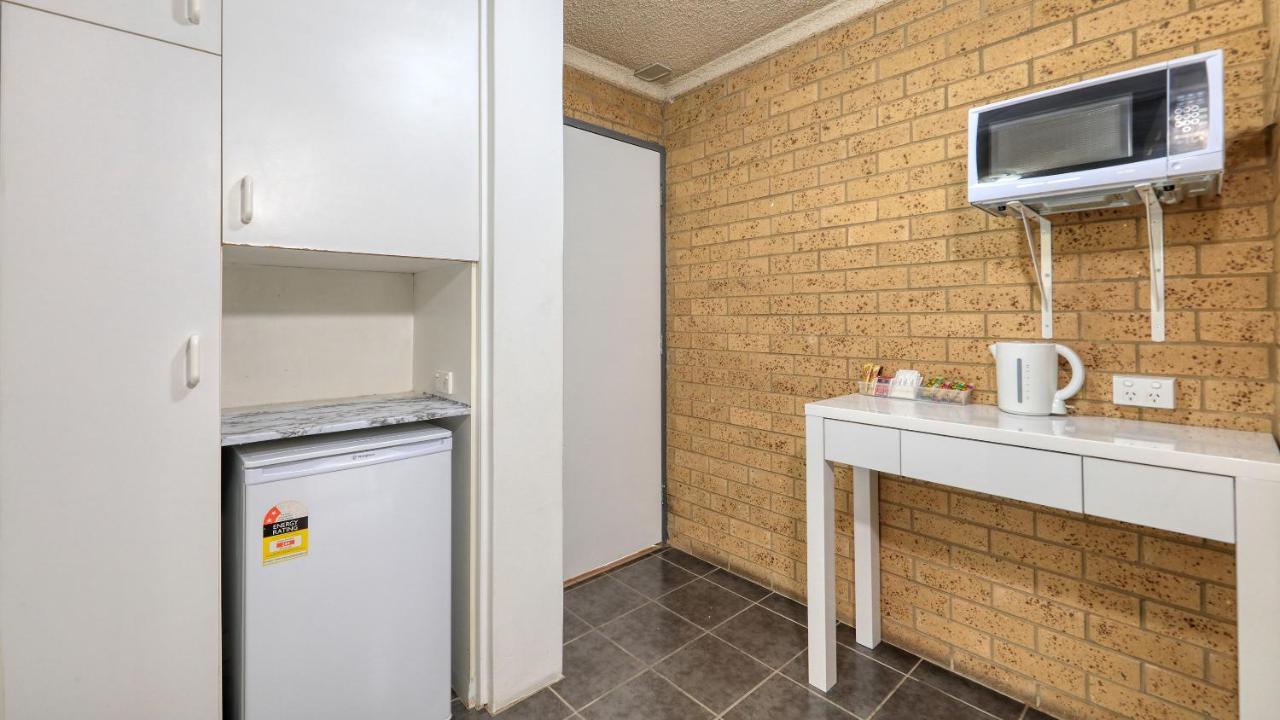 Hamilton Hume Motor Inn 야스 외부 사진