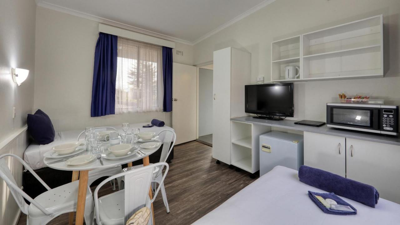 Hamilton Hume Motor Inn 야스 외부 사진